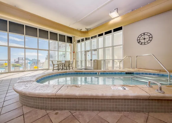 Phoenix Gulf Towers 407 Apartment