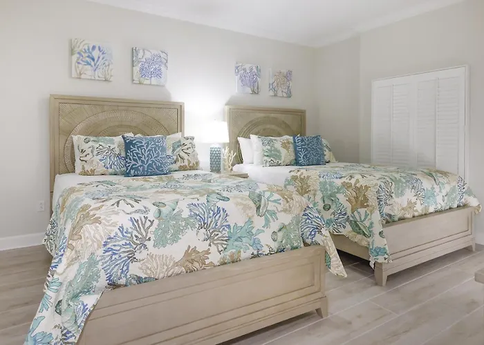 Phoenix Gulf Towers 407 Apartment